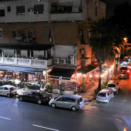 Fleeville Tirana