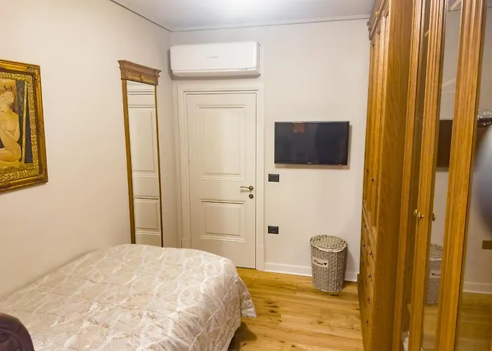 Fleeville Vicky's * Tirana